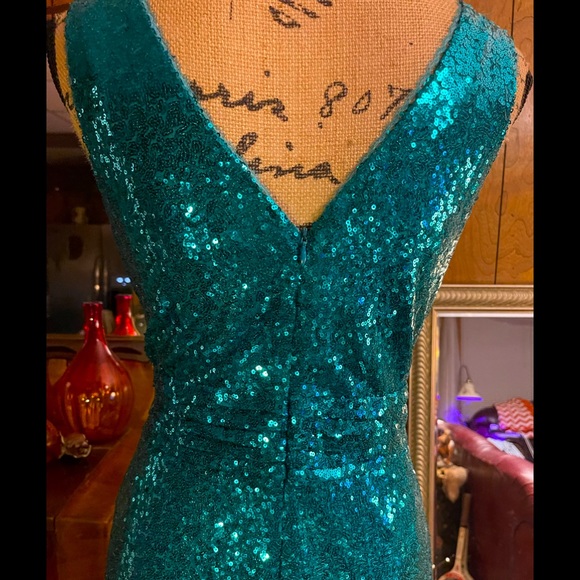 Gorgeous Kate Kasin aqua small sequined formal gown (NWT) - Picture 4 of 9